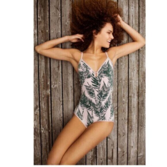 NWT Lively Women's Pink & Green Floral Print Snaps Bodysuit Size Small - Picture 3 of 9